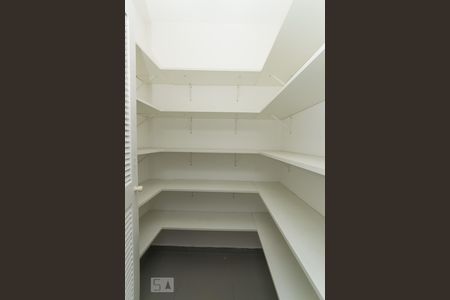 Apartamento à venda com 210m², 4 quartos e 3 vagas Apartamento à venda com 210m², 4 quartos e 3 vagasDespensa