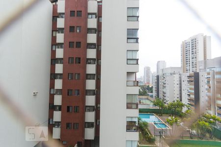Apartamento à venda com 210m², 4 quartos e 3 vagas Apartamento à venda com 210m², 4 quartos e 3 vagasVista da janela do quarto 2