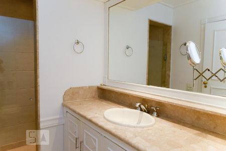 Apartamento à venda com 120m², 2 quartos e sem vaga Apartamento à venda com 120m², 2 quartos e sem vagaBanheiro Quarto 2 (suíte)