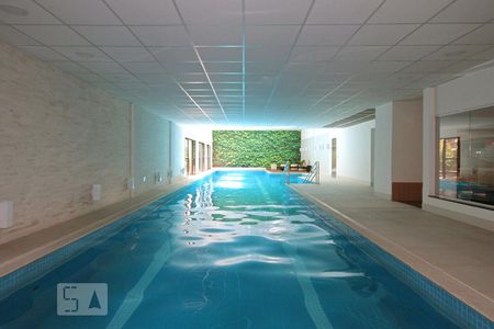 Studio à venda com 55m², 1 quarto e 1 vaga Studio à venda com 55m², 1 quarto e 1 vagaPiscina Coberta