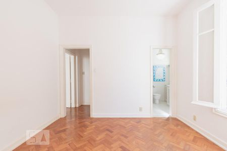 Apartamento à venda com 107m², 2 quartos e 1 vagaSuíte