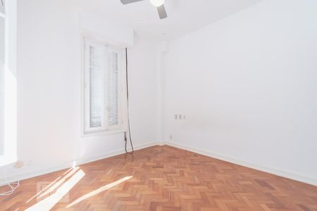 Apartamento à venda com 107m², 2 quartos e 1 vagaSuíte