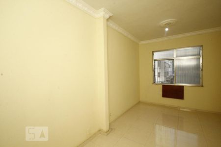 Sala/Quarto de kitnet/studio para alugar com 1 quarto, 27m² em Centro, Rio de Janeiro