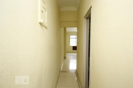 Corredor de kitnet/studio para alugar com 1 quarto, 27m² em Centro, Rio de Janeiro