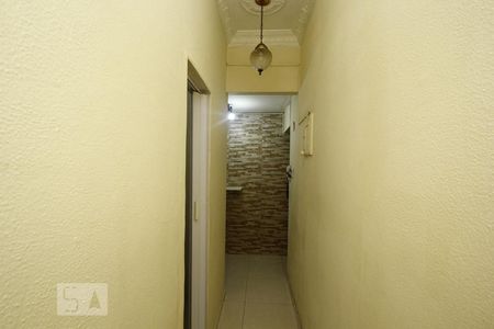 Corredor de kitnet/studio para alugar com 1 quarto, 27m² em Centro, Rio de Janeiro