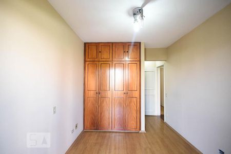 Apartamento à venda com 77m², 3 quartos e 2 vagas Apartamento à venda com 77m², 3 quartos e 2 vagasSuíte