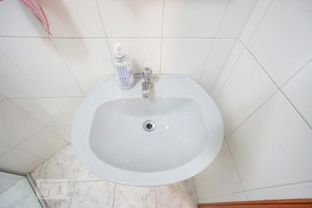 Casa à venda com 450m², 4 quartos e 6 vagasDetalhe banheiro de serviço