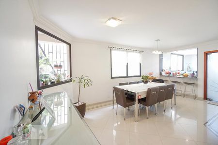 Casa à venda com 450m², 4 quartos e 6 vagasSala de jantar