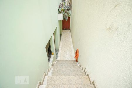 Casa à venda com 450m², 4 quartos e 6 vagasEscada quintal