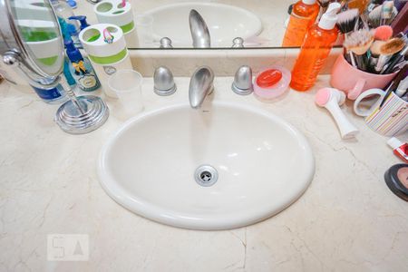 Casa à venda com 450m², 4 quartos e 6 vagasDetalhe suíte 3