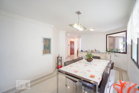 Casa à venda com 450m², 4 quartos e 6 vagasSala de jantar