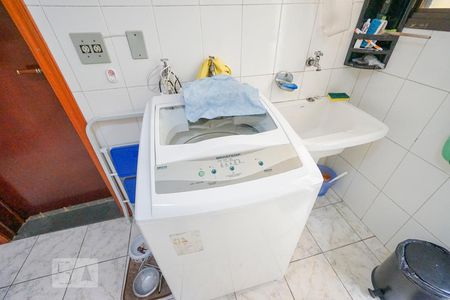 Casa à venda com 450m², 4 quartos e 6 vagasDetalhe área de serviço