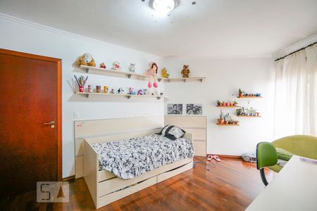 Casa à venda com 450m², 4 quartos e 6 vagasQuarto 3 suíte