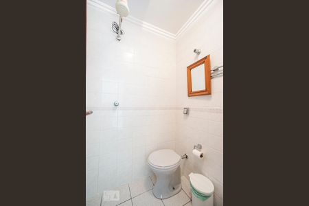 Casa à venda com 450m², 4 quartos e 6 vagasBanheiro de serviço 2