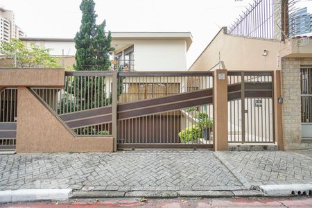 Casa à venda com 450m², 4 quartos e 6 vagasFachada