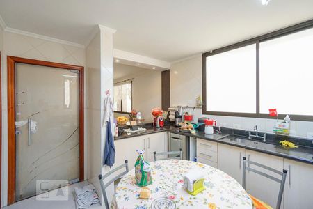 Casa à venda com 450m², 4 quartos e 6 vagasCozinha