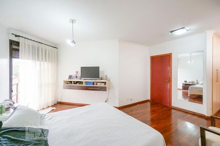 Casa à venda com 450m², 4 quartos e 6 vagasQuarto 4 suíte