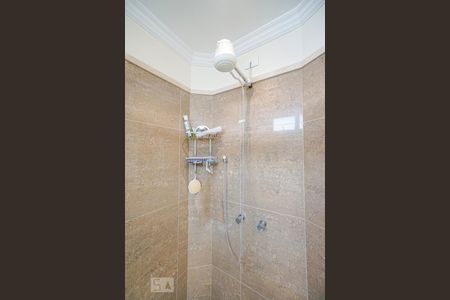 Casa à venda com 450m², 4 quartos e 6 vagasDetalhe banheiro suíte 4