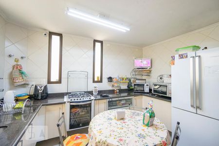 Casa à venda com 450m², 4 quartos e 6 vagasCozinha