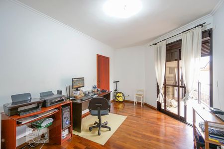 Casa à venda com 450m², 4 quartos e 6 vagasQuarto 1 suíte