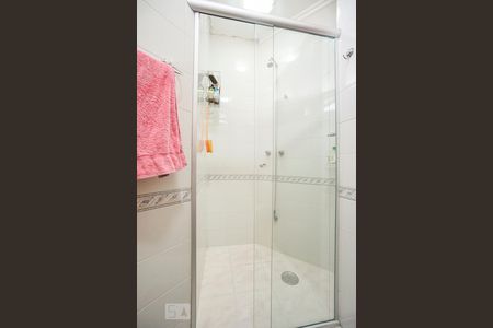 Casa à venda com 450m², 4 quartos e 6 vagasDetalhe suíte 2