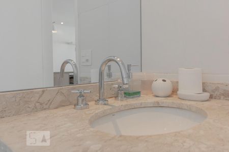 Studio à venda com 46m², 1 quarto e 1 vaga Studio à venda com 46m², 1 quarto e 1 vagaBanheiro