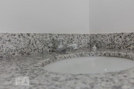 Banheiro  de apartamento para alugar com 2 quartos, 53m² em Liberdade, São Paulo