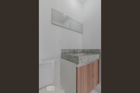 Banheiro  de apartamento para alugar com 2 quartos, 53m² em Liberdade, São Paulo