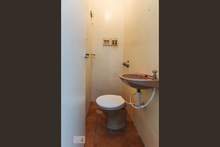 Casa de condomínio à venda com 144m², 3 quartos e 2 vagas Casa de condomínio à venda com 144m², 3 quartos e 2 vagasBanheiro de Serviço