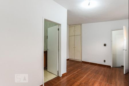 Casa de condomínio à venda com 144m², 3 quartos e 2 vagas Casa de condomínio à venda com 144m², 3 quartos e 2 vagasSuíte