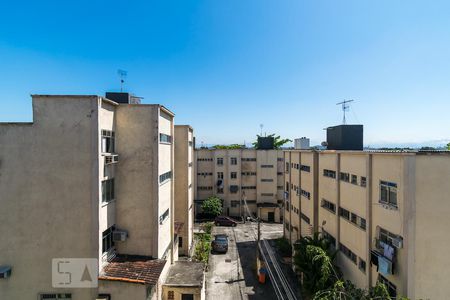 Vista do quarto 2 de apartamento para alugar com 2 quartos, 46m² em Irajá, Rio de Janeiro