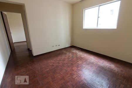 Sala de apartamento para alugar com 1 quarto, 33m² em Rebouças, Curitiba