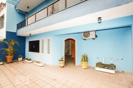 Casa à venda com 360m², 4 quartos e 4 vagas Casa à venda com 360m², 4 quartos e 4 vagasfrente do Imóvel
