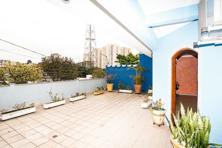 Casa à venda com 360m², 4 quartos e 4 vagas Casa à venda com 360m², 4 quartos e 4 vagasQuintal da frente