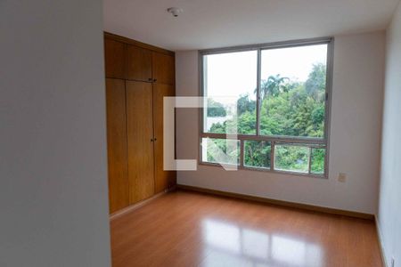 Apartamento à venda com 150m², 3 quartos e 1 vaga Apartamento à venda com 150m², 3 quartos e 1 vagaSuíte