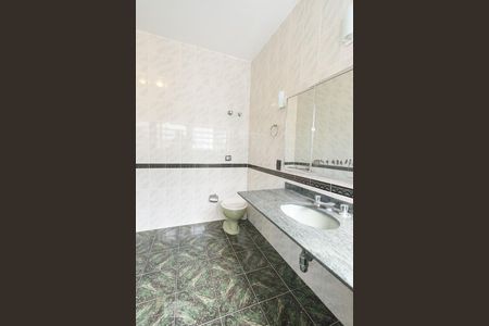 Casa à venda com 280m², 3 quartos e 4 vagasBanheiro Suíte 