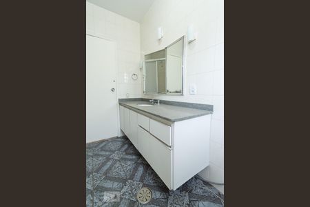 Casa à venda com 280m², 3 quartos e 4 vagasBanheiro Social