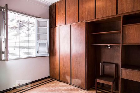 Casa para alugar com 350m², 7 quartos e 8 vagas Casa para alugar com 350m², 7 quartos e 8 vagasQuarto 4