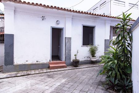 Casa para alugar com 350m², 7 quartos e 8 vagas Casa para alugar com 350m², 7 quartos e 8 vagasÁrea Externa
