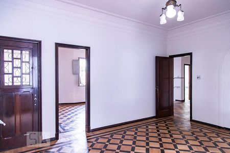 Casa para alugar com 350m², 7 quartos e 8 vagas Casa para alugar com 350m², 7 quartos e 8 vagasQuarto 3