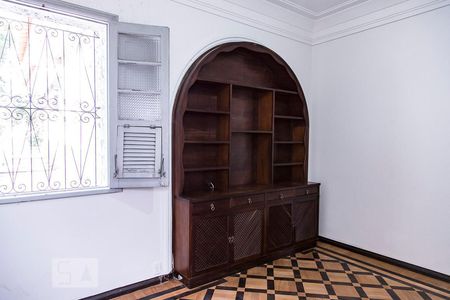 Casa para alugar com 350m², 7 quartos e 8 vagas Casa para alugar com 350m², 7 quartos e 8 vagasSala de TV