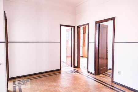 Casa para alugar com 350m², 7 quartos e 8 vagas Casa para alugar com 350m², 7 quartos e 8 vagasSala 2