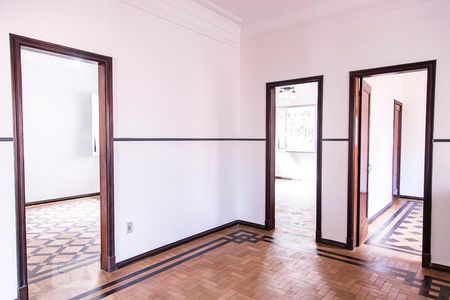 Casa para alugar com 350m², 7 quartos e 8 vagas Casa para alugar com 350m², 7 quartos e 8 vagasSala 2