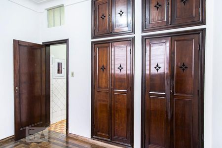 Casa para alugar com 350m², 7 quartos e 8 vagas Casa para alugar com 350m², 7 quartos e 8 vagasQuarto 1