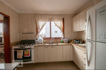Apartamento para alugar com 270m², 4 quartos e 3 vagas Apartamento para alugar com 270m², 4 quartos e 3 vagasCozinha