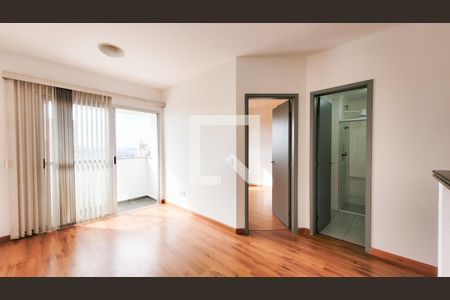 Sala de apartamento para alugar com 1 quarto, 55m² em Centro, Campinas