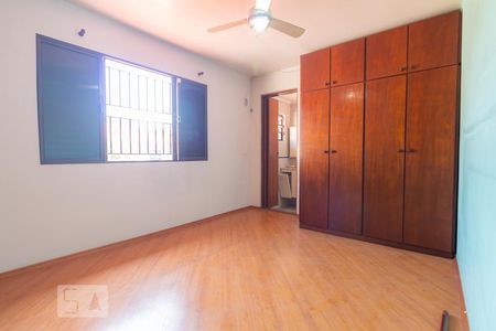 Casa à venda com 120m², 3 quartos e 2 vagas Casa à venda com 120m², 3 quartos e 2 vagasSuíte Quarto