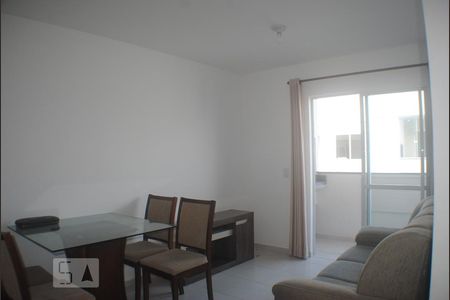 Sala de apartamento para alugar com 2 quartos, 55m² em Canasvieiras, Florianópolis