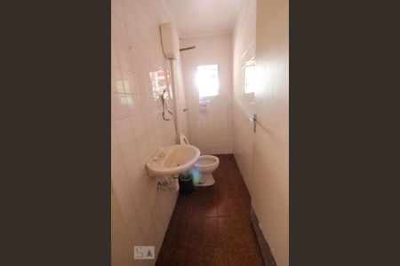 Casa à venda com 200m², 4 quartos e 4 vagasBanheiro de Serviço