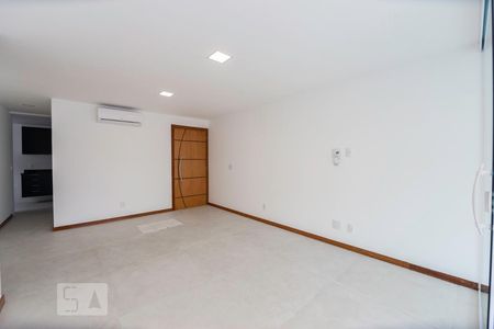Sala de apartamento para alugar com 3 quartos, 120m² em Recreio dos Bandeirantes, Rio de Janeiro